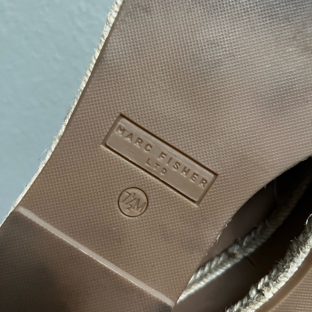 Marc Fisher LTD Renda Slingback Platform Sandal - Picture 11 of 12